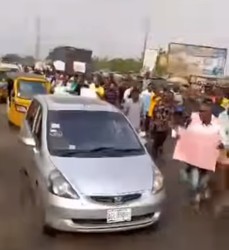All of Us Are Hungry: Ogun Residents Stage Peaceful Protest Against Economic Hardship (Video)
